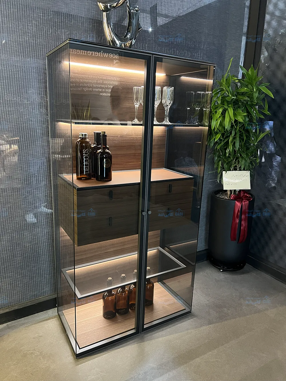 بوفه دکوراتیو شیشه ایی مدل Lyra فانتونی P210